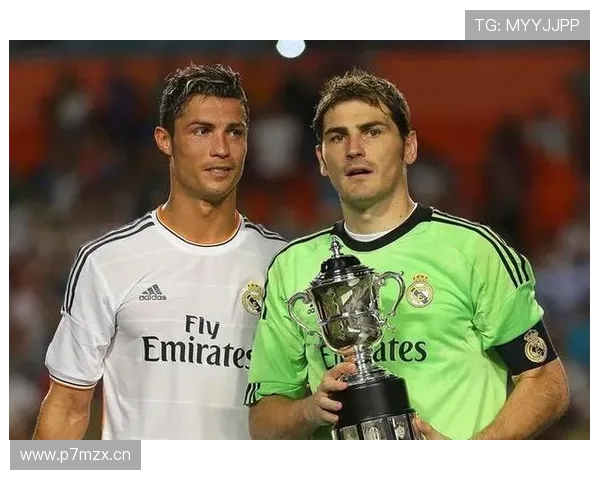 现场见证老队友C罗再度双响 现场见证老队友C罗再度双响